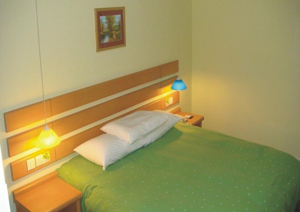 Home Inn Guangzhou Guangdong University Of Foreign Studies Baiyun Avenue Exterior photo